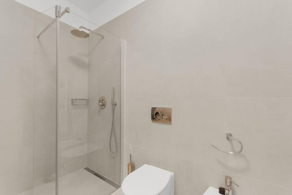 Vila Daleo With Heated Pool And Jacuzzi Near Porec